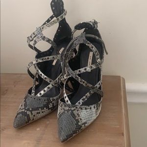 Amazing Snake Skin Wrap Heels
